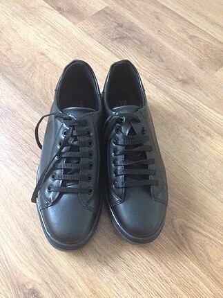 Spor ayakkabı siyah