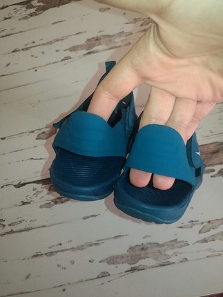33 Beden Nike Cocuk Sandalet 33.5