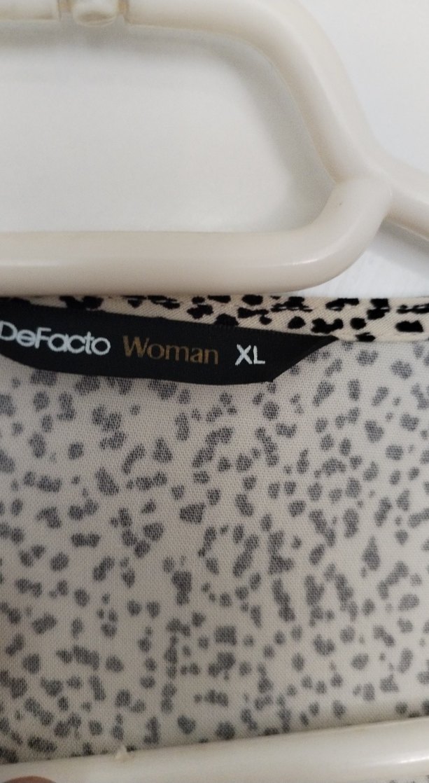 Düğmeli V Yaka Zebra Desenli Kadın Gömlek - Görsel 3