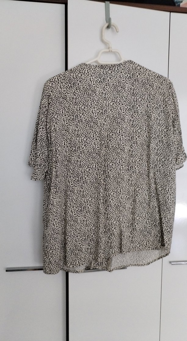 Düğmeli V Yaka Zebra Desenli Kadın Gömlek - Görsel 5