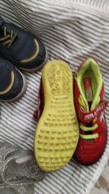 Çocuk spor ayakkabıları  5 tane  ayakkabı hepsinin fiyatıdır - Görsel 3