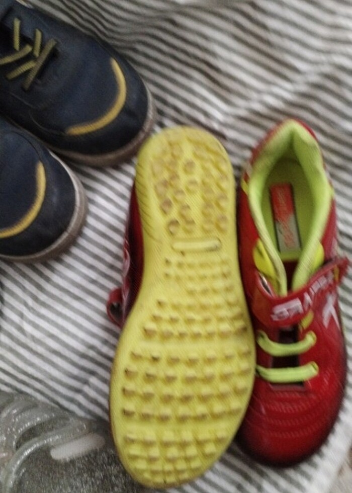 Çocuk spor ayakkabıları  5 tane  ayakkabı hepsinin fiyatıdır - Görsel 3