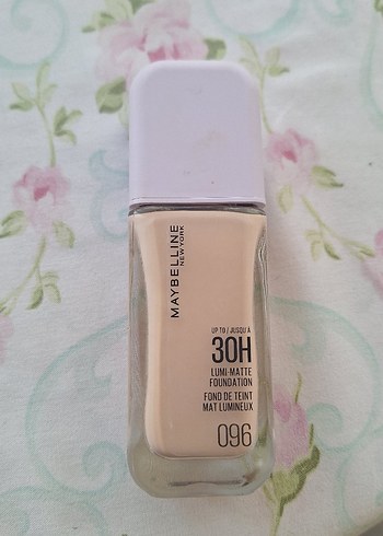 Maybelline Lumi Matte Fondöten 096