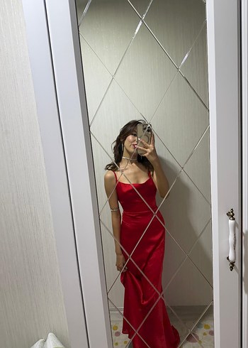 xs Beden Kırmızı Saten Elbise Abiye