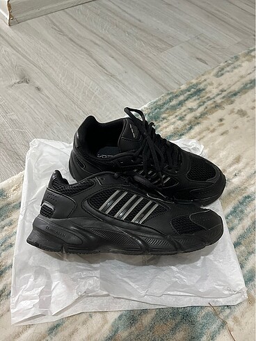 Adidas spor ayakkabı