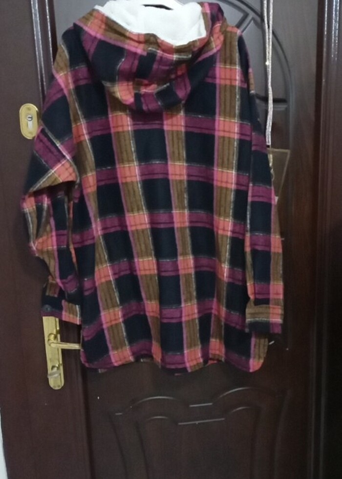 Oduncu gomlek elimde L ve m beden mevcut ben dışarıya çıkarken c - Görsel 4