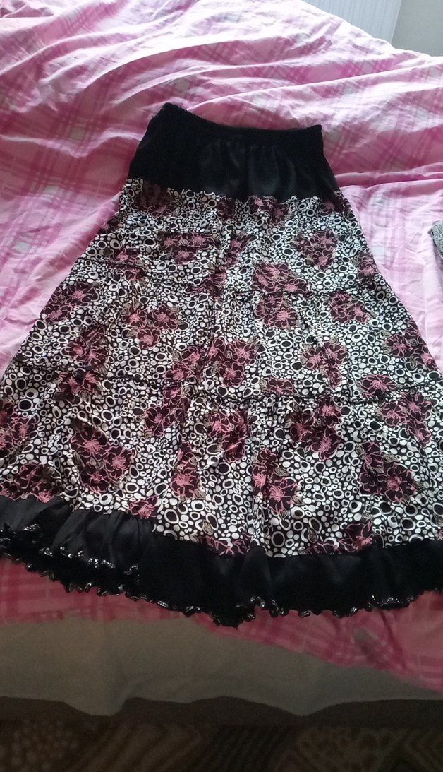 Pembe Desenli Uzun Gotik Etek - Görsel 2