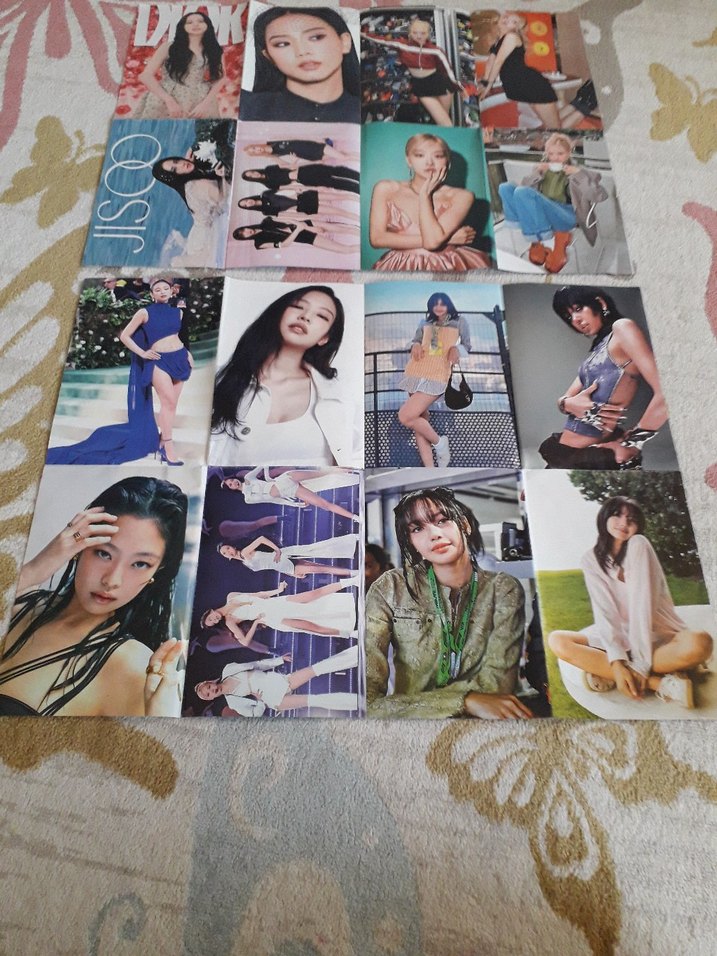 Farklı Posterlerle K-pop Grubu Fotoğraf Seti - Görsel 3