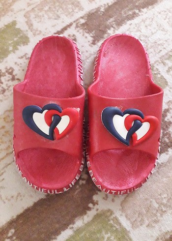 Nakışlı Kalpli Kız Terlikleri - Görsel 4