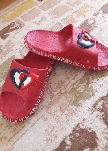 Nakışlı Kalpli Kız Terlikleri - Görsel 2