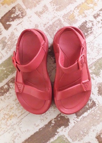 Kız Çocuk Kırmızı Tokalı Terlik - Görsel 5