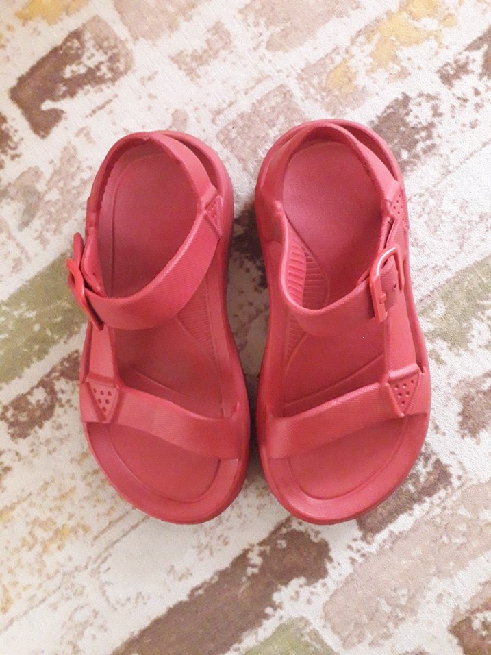 Kız Çocuk Kırmızı Tokalı Terlik - Görsel 5