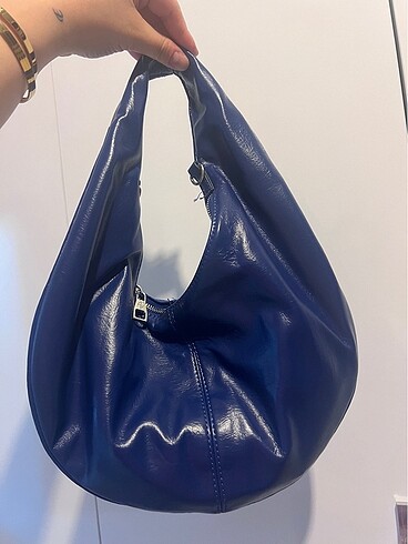 SATILDI. stradivarius oval çanta
