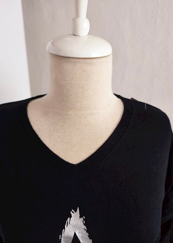 etiketli önü baskılı pamuklu triko kazak - Görsel 4