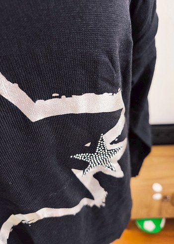 etiketli önü baskılı pamuklu triko kazak - Görsel 6