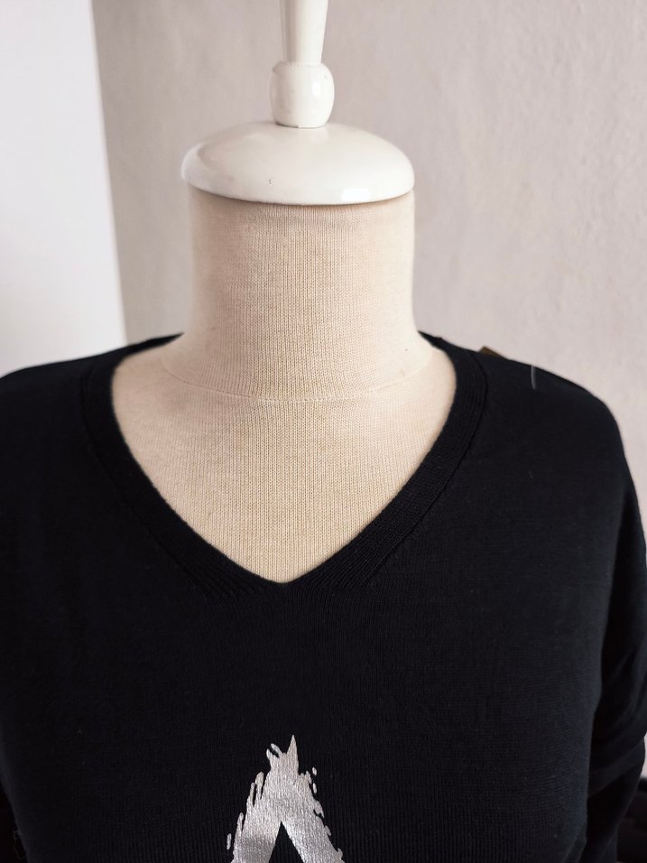 etiketli önü baskılı pamuklu triko kazak - Görsel 4