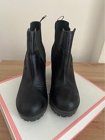 38 Beden H&M Siyah Bot 38