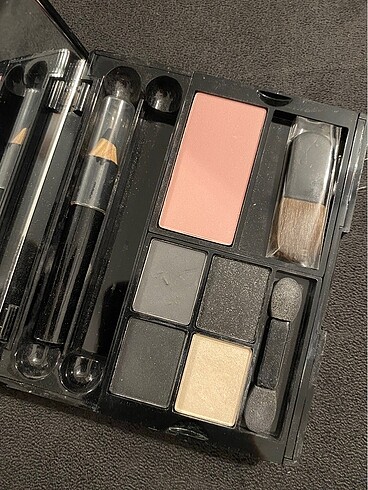 Maybelline Up In Smoke