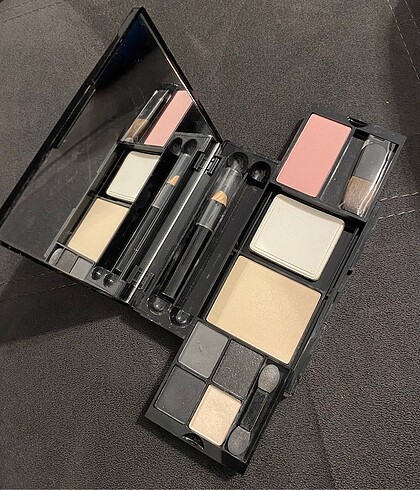  Beden Renk Maybelline Up In Smoke