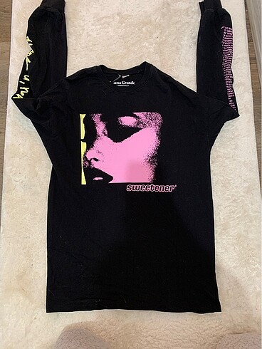 ariana grande sweatshirt