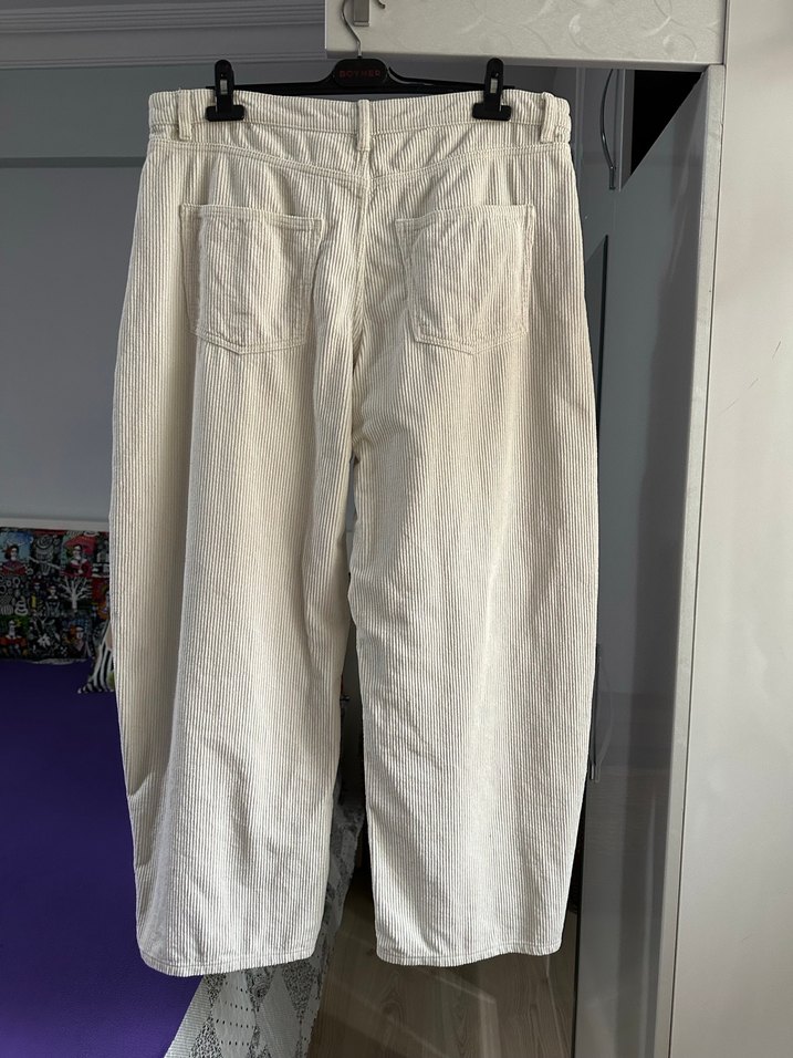 Kadın Beyaz Rahat Kesim Midi Kot Pantolon - Görsel 4