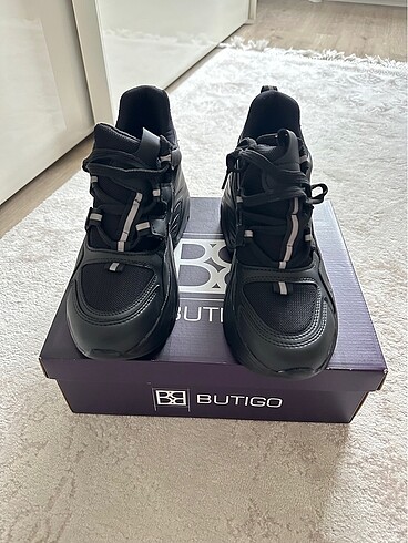Butigo Sıfır ayakkabı