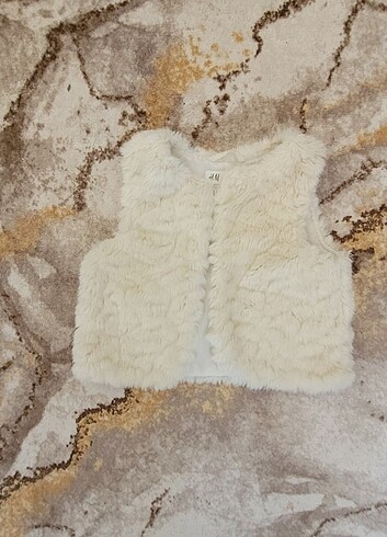 H&M Peluş 3-4 yaş şık, krem rengi yelek