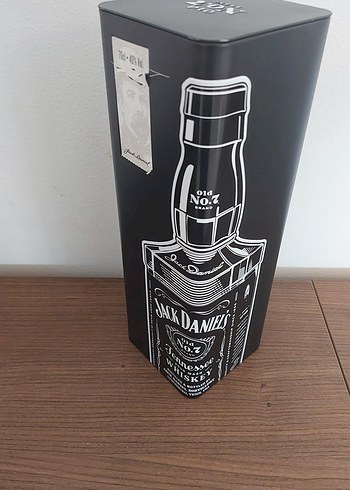 Jack Daniel's Siyah Vintage 0.7lt metal kutu