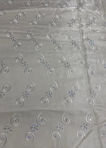 İşlemeli Beyaz Parlak Yatak Örtüsü - Görsel 8