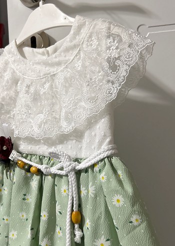 Çiçek Desenli Dantel Detaylı Kız Elbisesi - Görsel 5