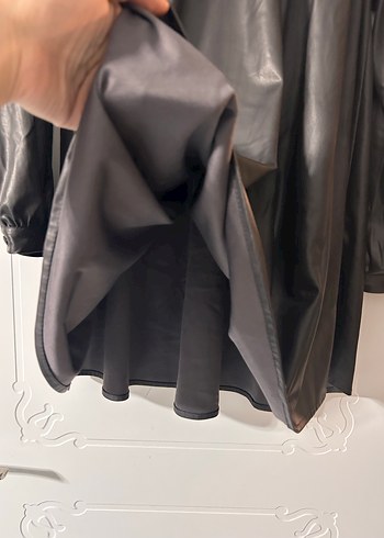Uzun Kollu Siyah Deri Fırfırlı Tunik - Görsel 3