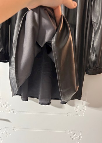 Uzun Kollu Siyah Deri Fırfırlı Tunik - Görsel 5
