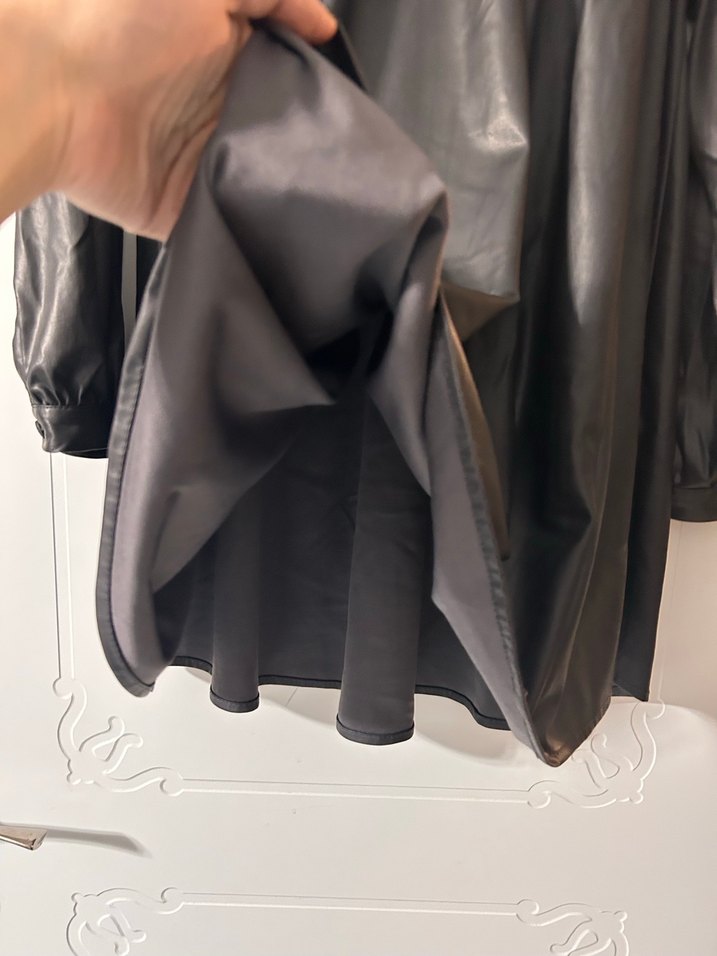 Uzun Kollu Siyah Deri Fırfırlı Tunik - Görsel 4