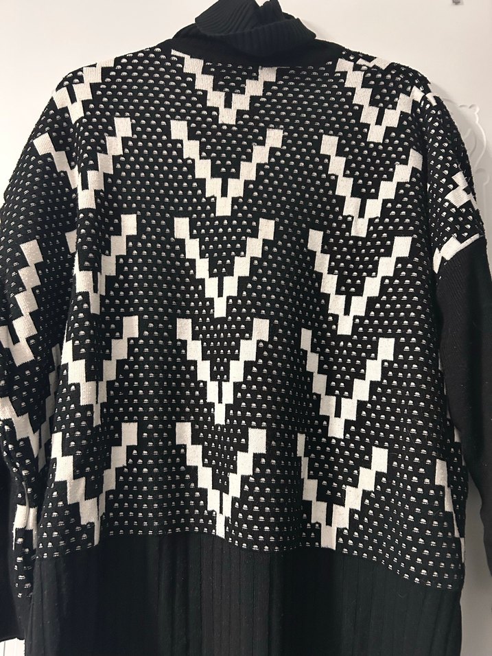 Siyah Desenli Uzun Örme Triko Elbise - Görsel 2