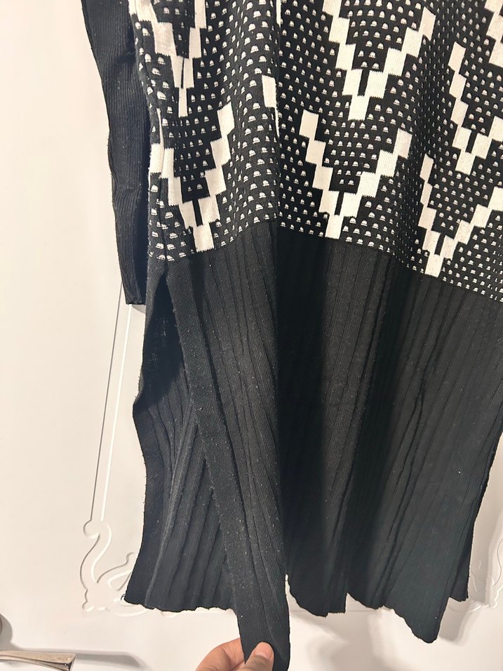 Siyah Desenli Uzun Örme Triko Elbise - Görsel 4