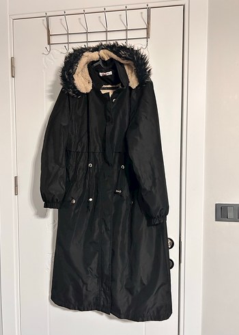 Siyah Uzun Kürklü Kadın Mont - Görsel 3