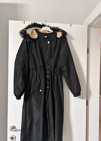 Siyah Uzun Kürklü Kadın Mont - Görsel 2