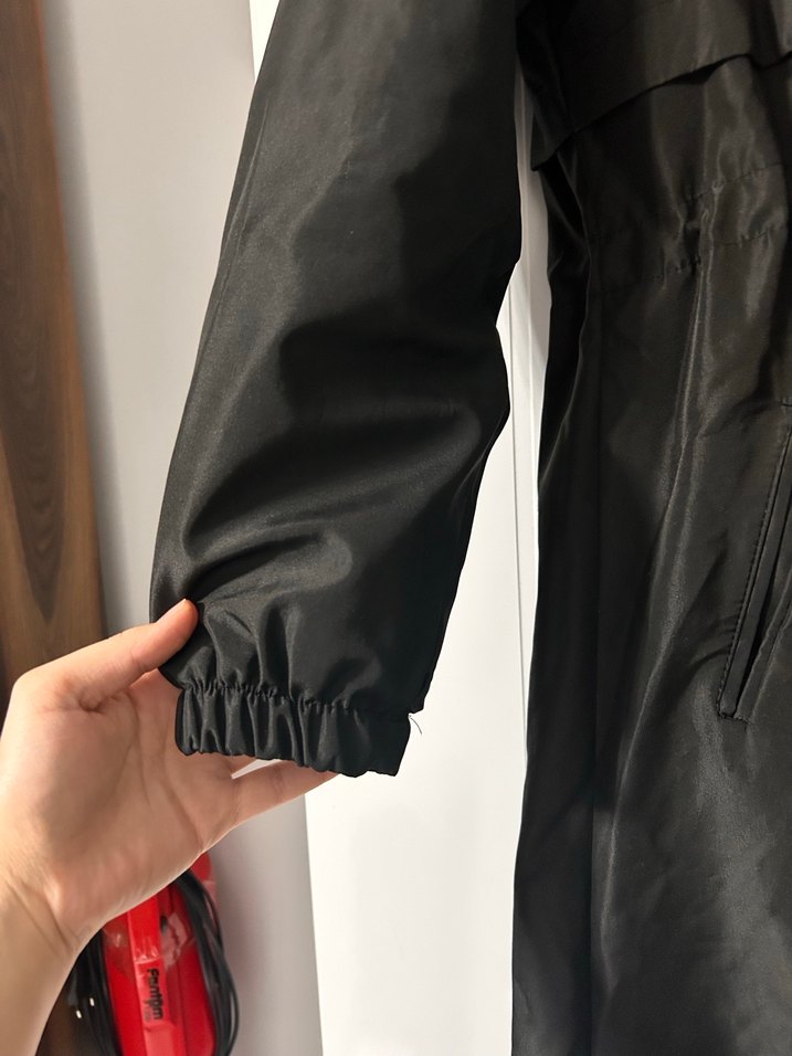 Siyah Uzun Kürklü Kadın Mont - Görsel 4