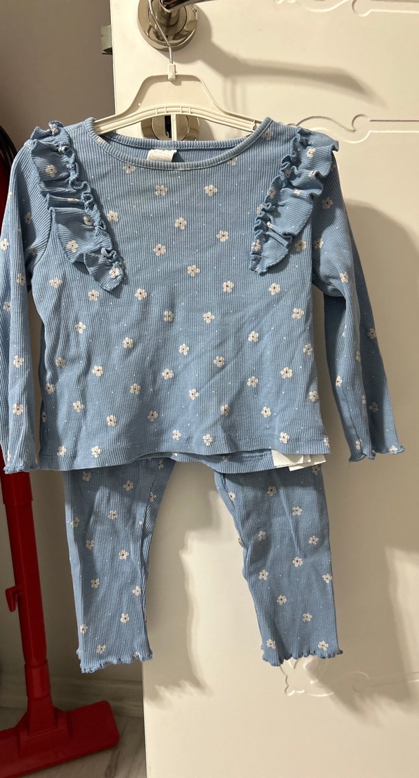 Mavi Çiçek Desenli Bebek Kız Takımı - Görsel 2