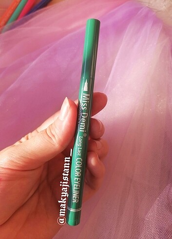 Yeşil Eyeliner ? 