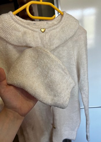 Zara Düğmeli Yaka Detaylı Beyaz Triko Kazak