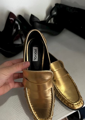 Twist Kadın Altın Renk Pileli Deri Loafer