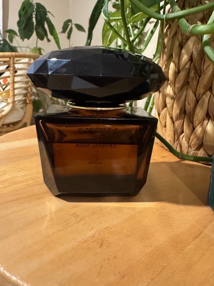 Versace Crystal Noir Parfüm - Görsel 2