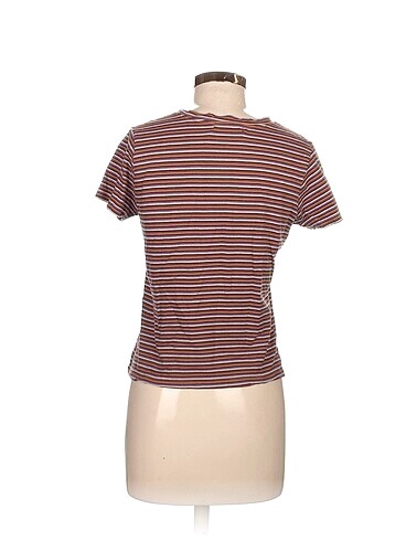 m Beden Pull and Bear T-shirt %70 İndirimli.