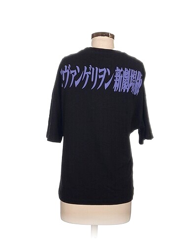 s Beden Bershka T-shirt %70 İndirimli.