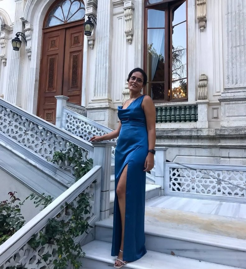 Mavi Yırtmaçlı Saten Abiye - Görsel 3