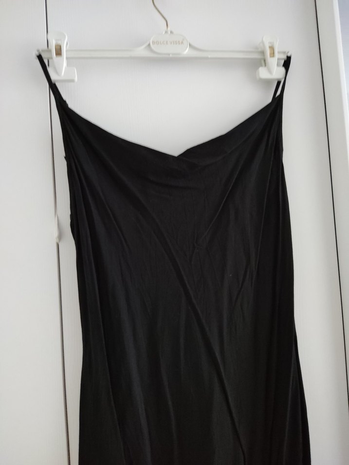 Siyah Dekolteli Elbise - Görsel 2