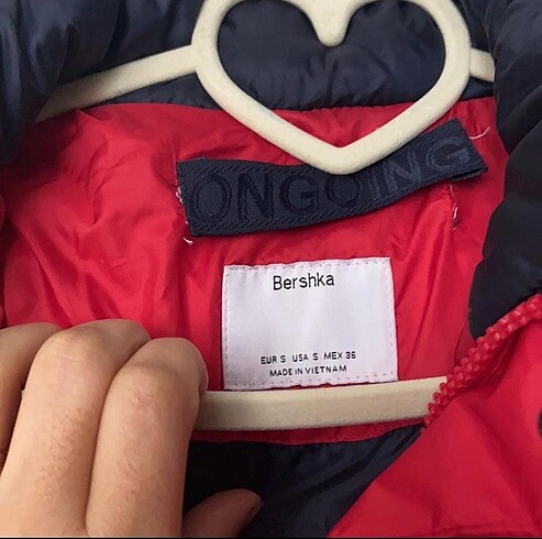 Bershka şişme mont - Görsel 4