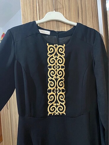 Diğer Siyah Nakışlı Elbise
