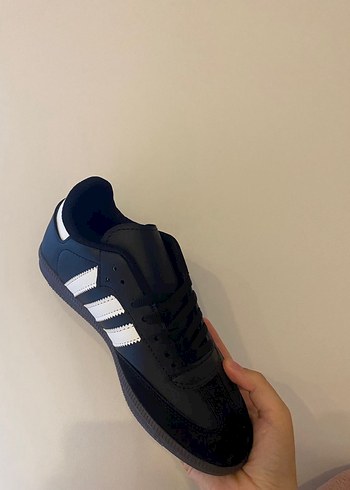 Adidas Siyah Beyaz Kadın Spor Ayakkabı